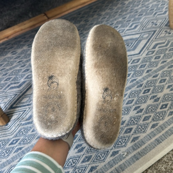 French Knot Dahlia Slippers - Picture 3 of 3